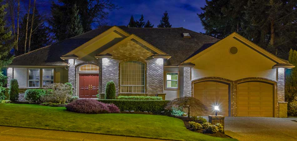 Architectural lighting illuminating a home in Knoxville, TN.